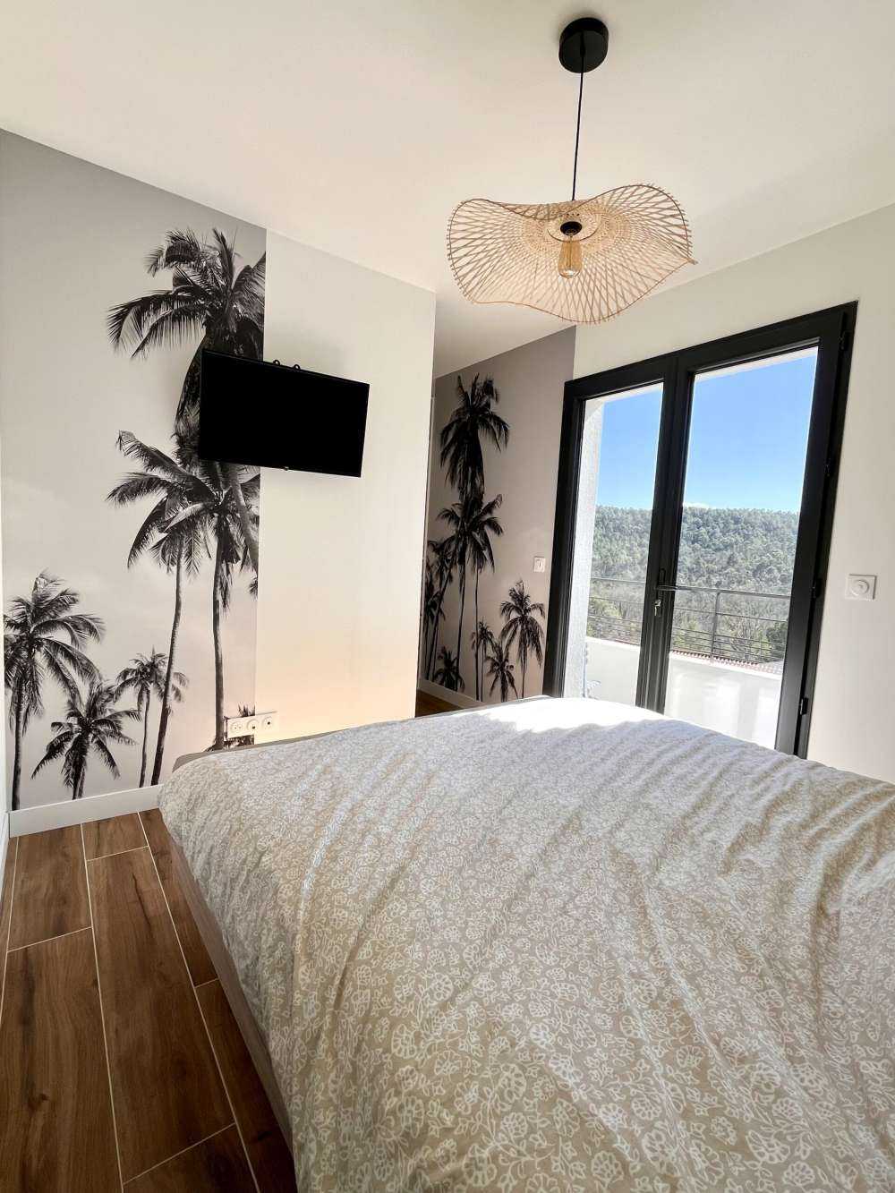 Palm trees in black and white