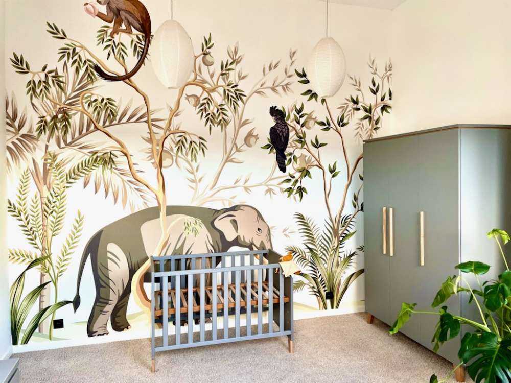 Drawn animals in the jungle