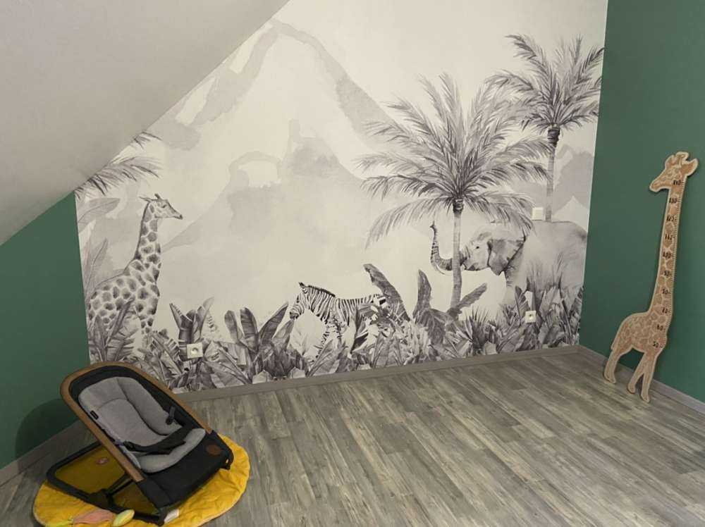 Jungle animals in black and white