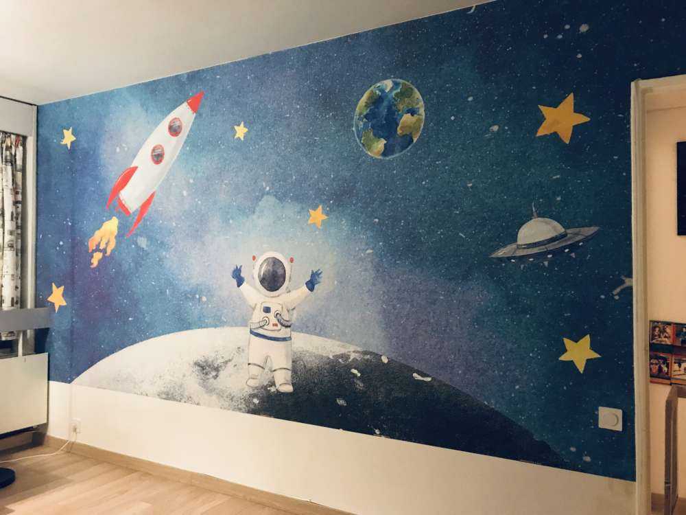 Astronaut on the Moon