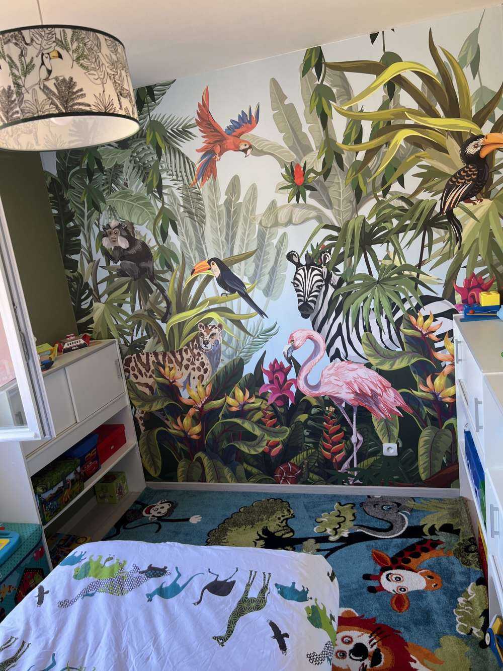Colourful jungle with animals