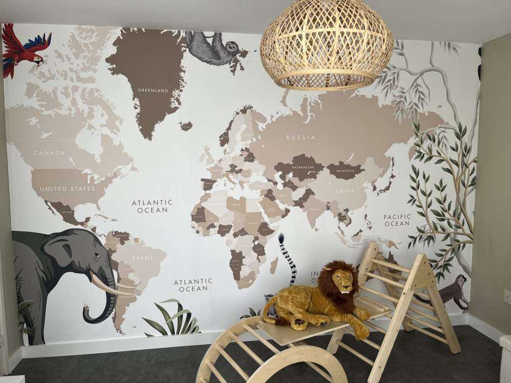 World map with jungle animals