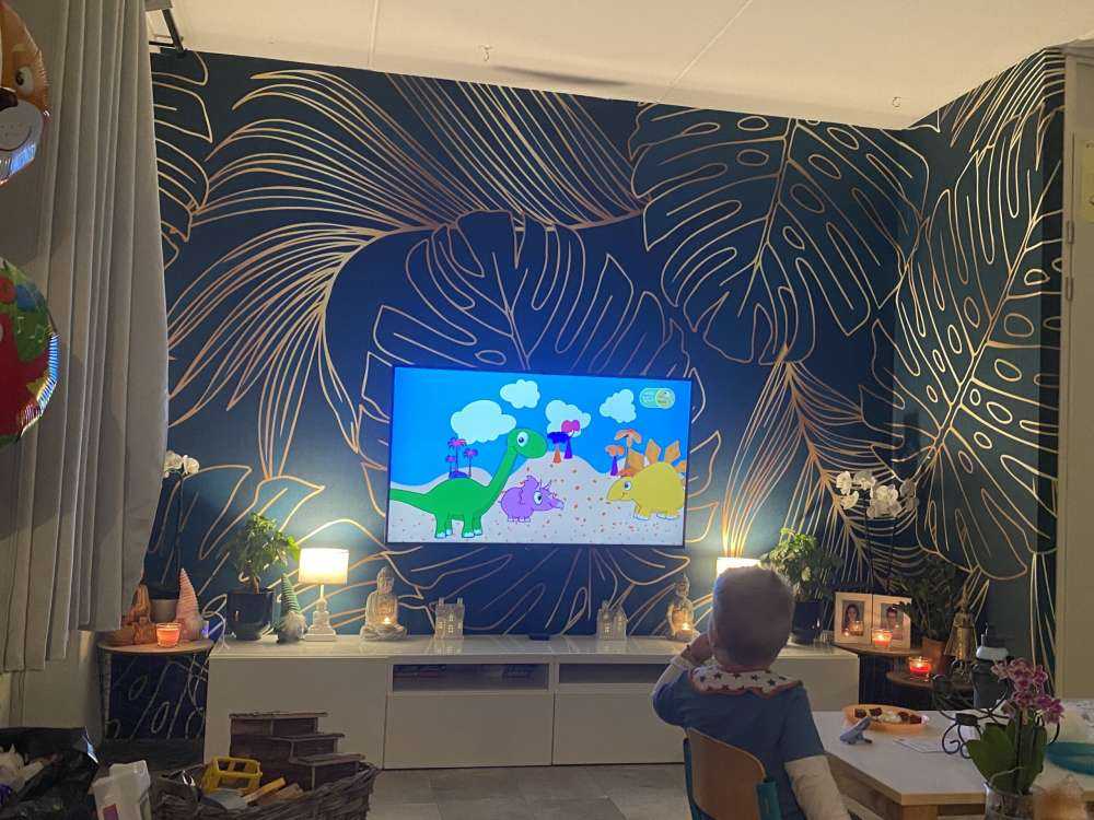 Green leaves with gold