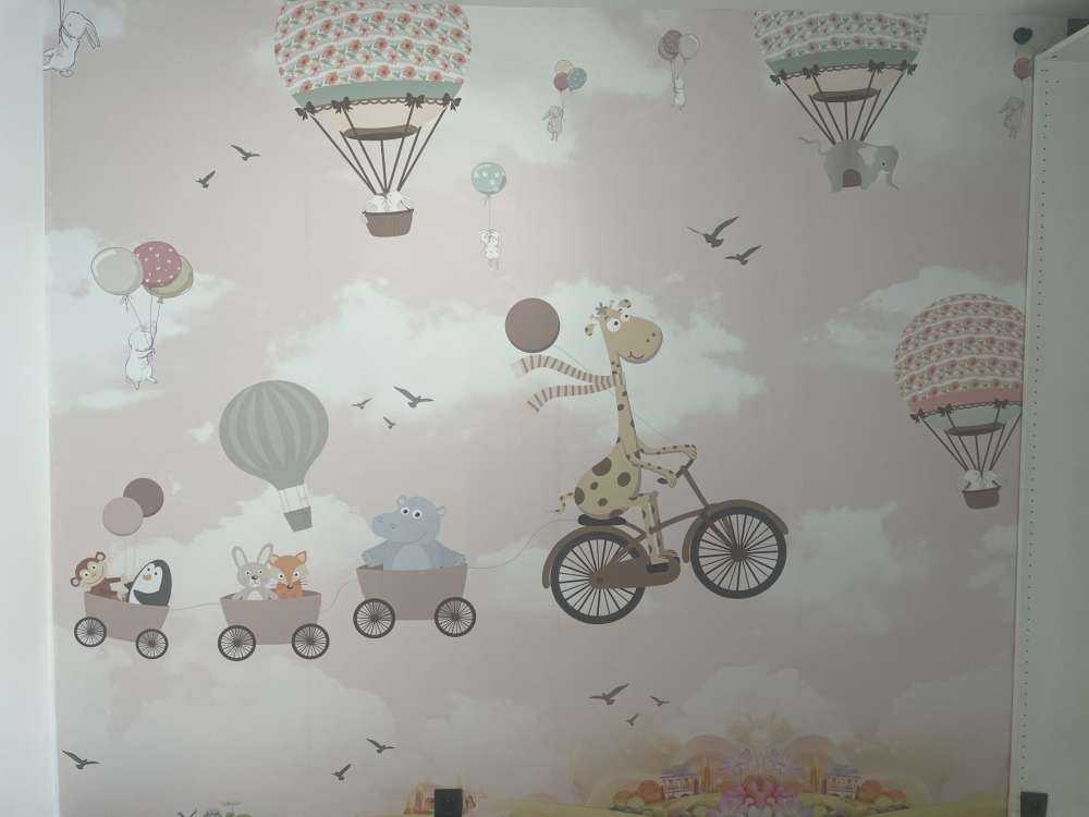 Floating animals