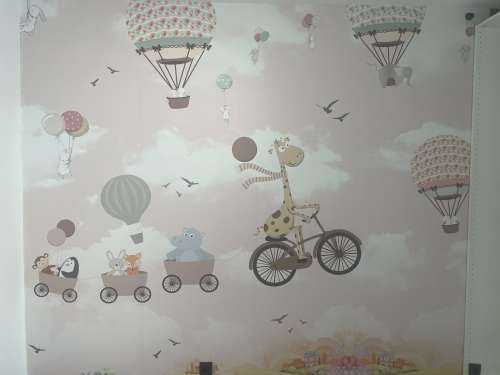 Floating animals