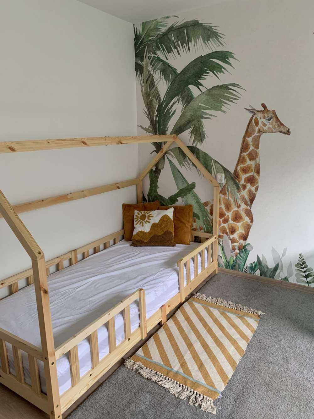 Colorful jungle animals