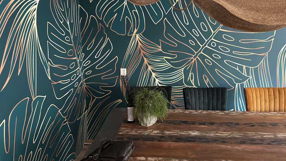 Green leaves with gold