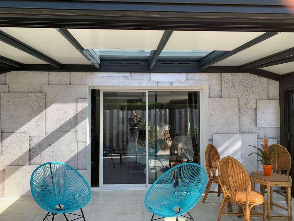 Square tiles in 3D