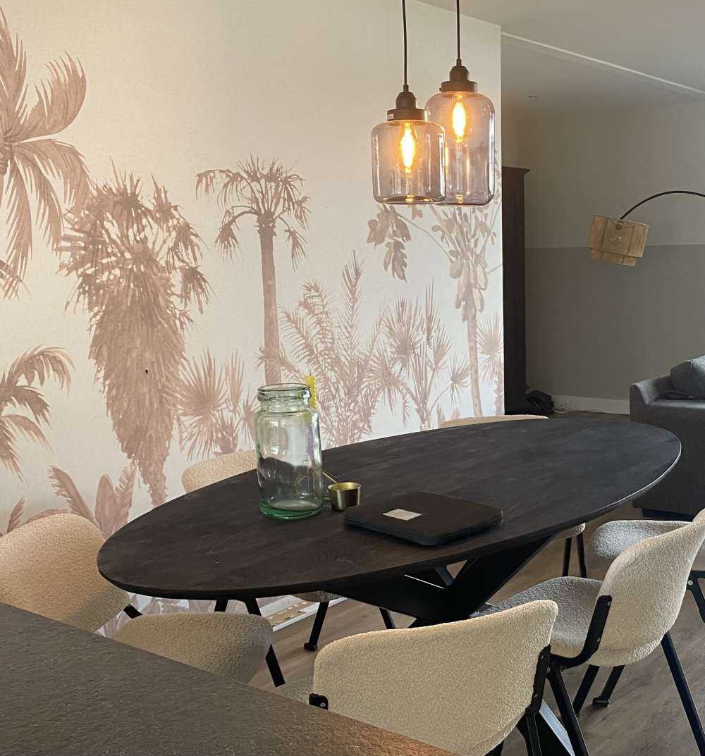 Jungle theme in taupe