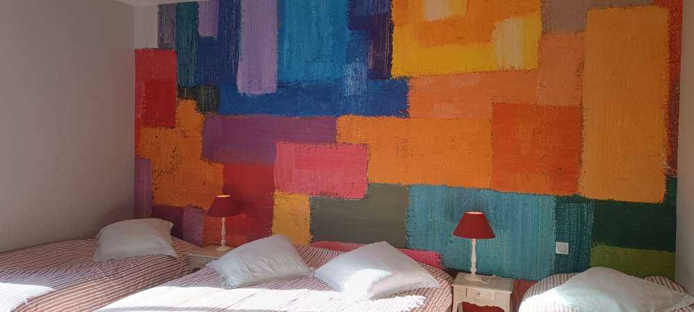 Colourful surface distribution