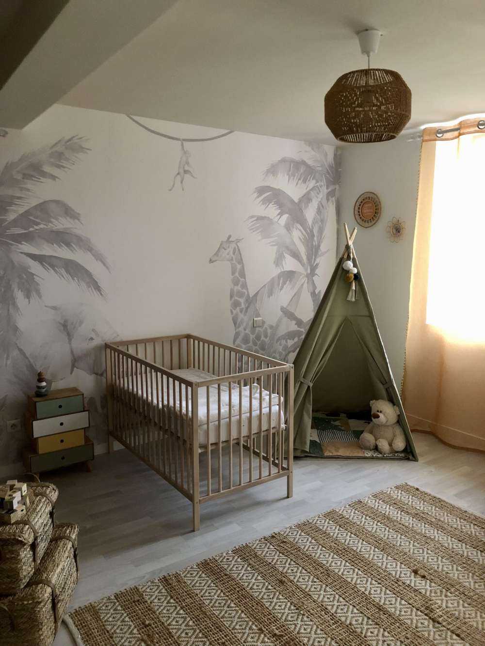 Cheerful jungle animals