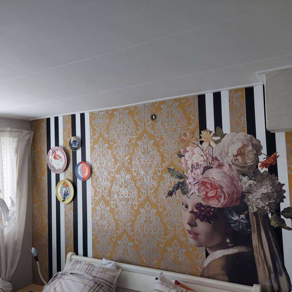 Girl with a pearl earring - flower design