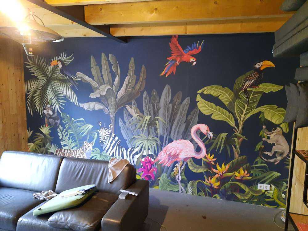 Colored jungle animals