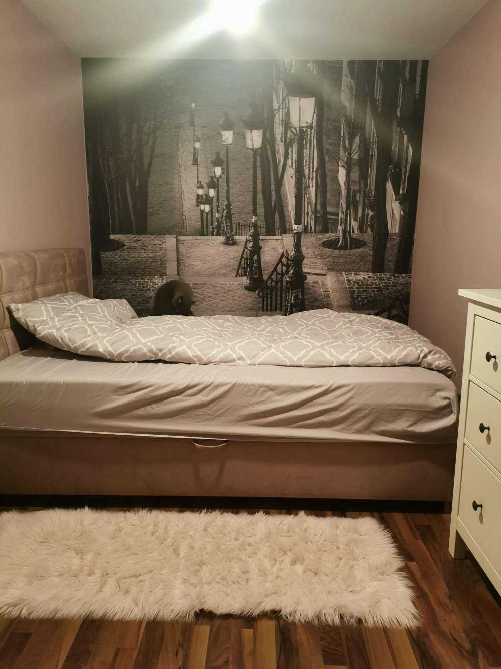 Quiet evening in Montmartre