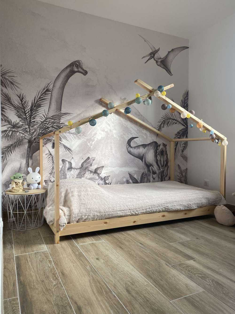 Dino's in black and white