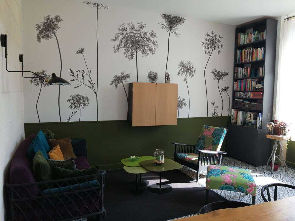 Cow parsley in black and white