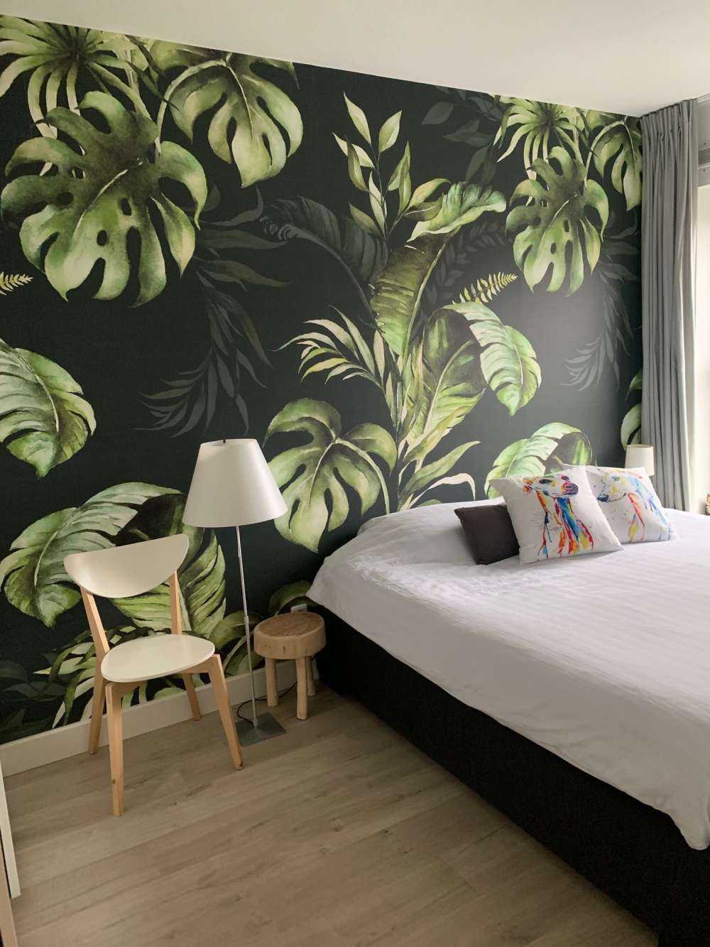 Green pattern with leaves