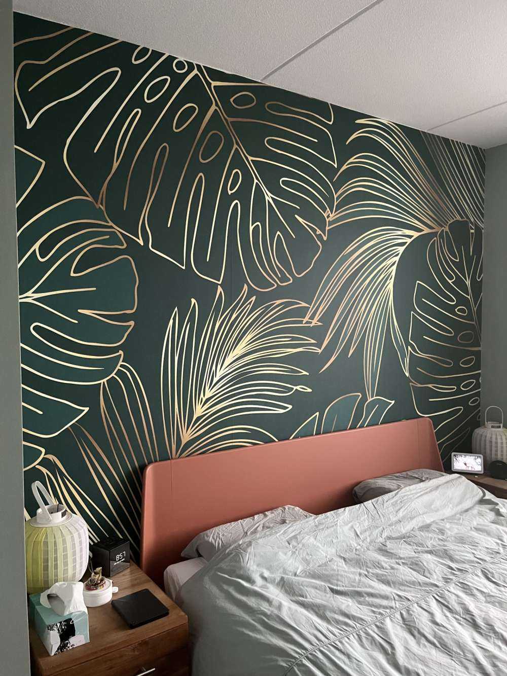 Green leaves with gold