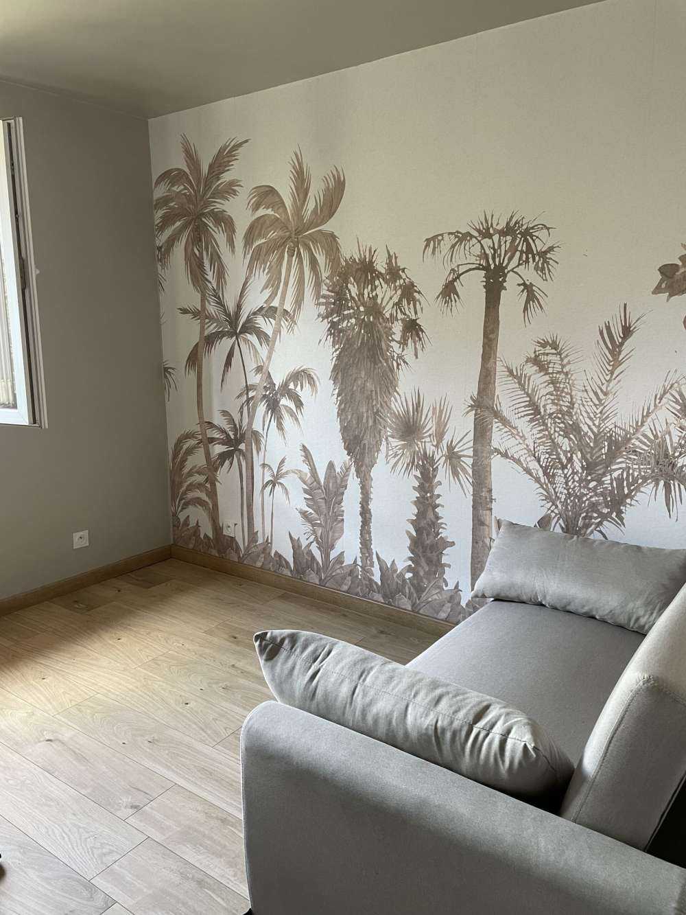 Jungle theme in taupe