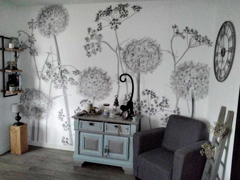 Meadow flowers in black and white