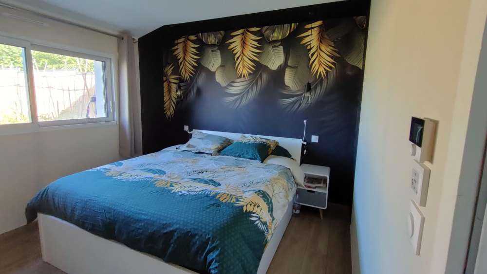 Leaves on dark background