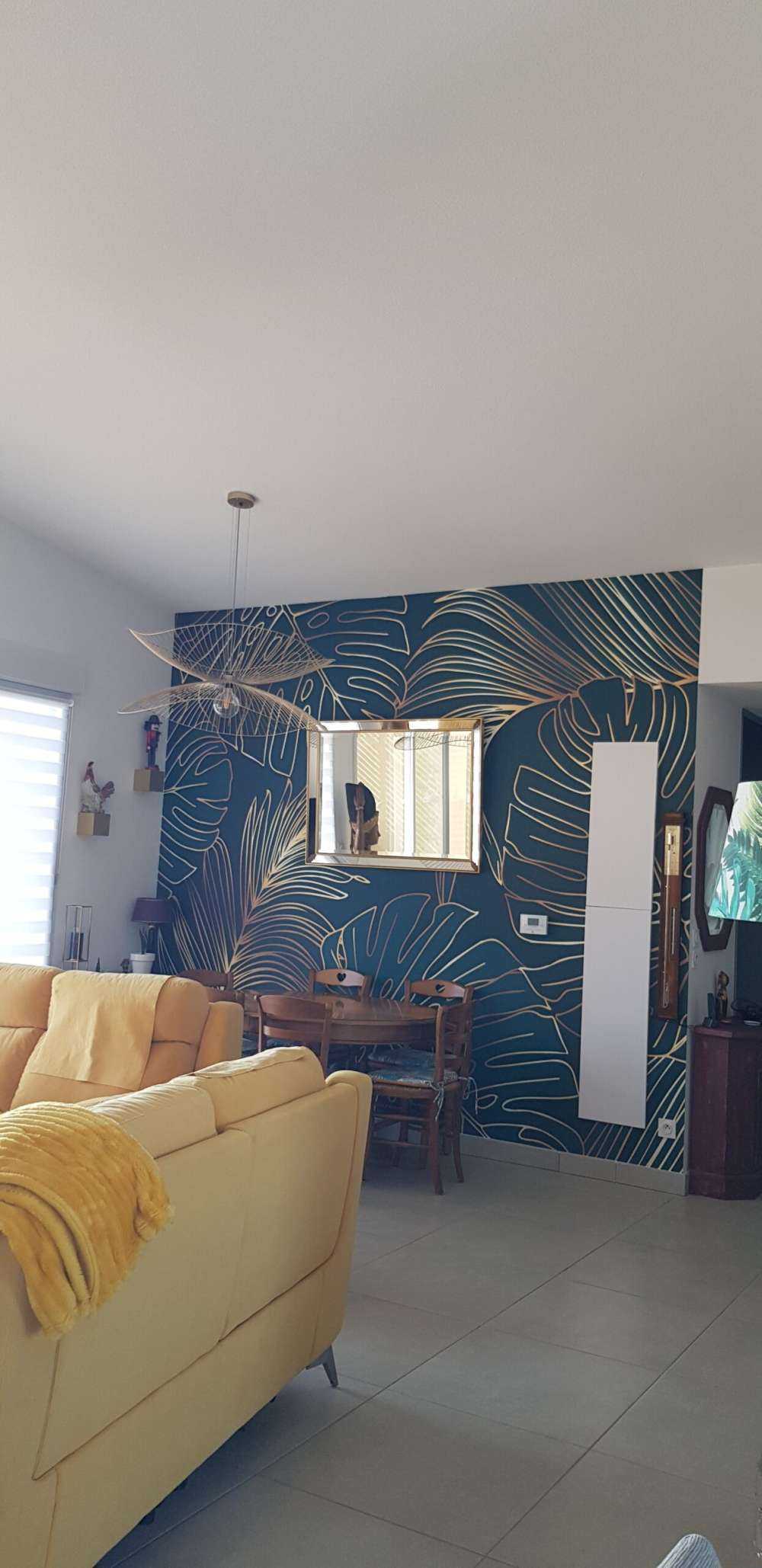 Green leaves with gold