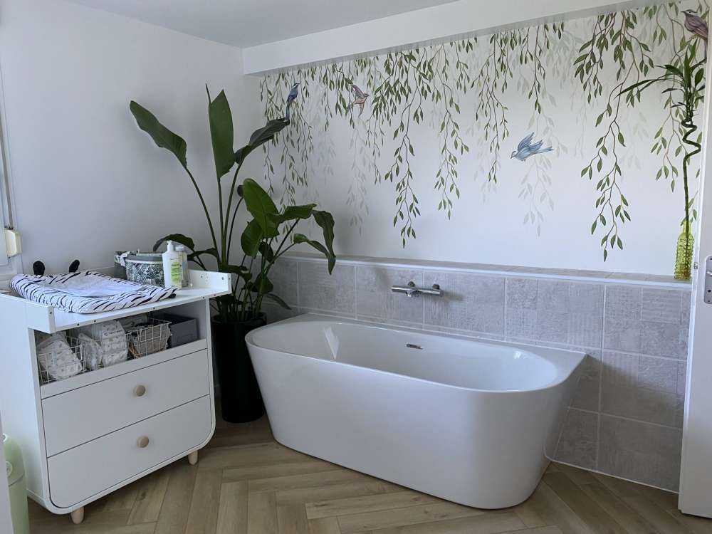 Hanging branches and birds