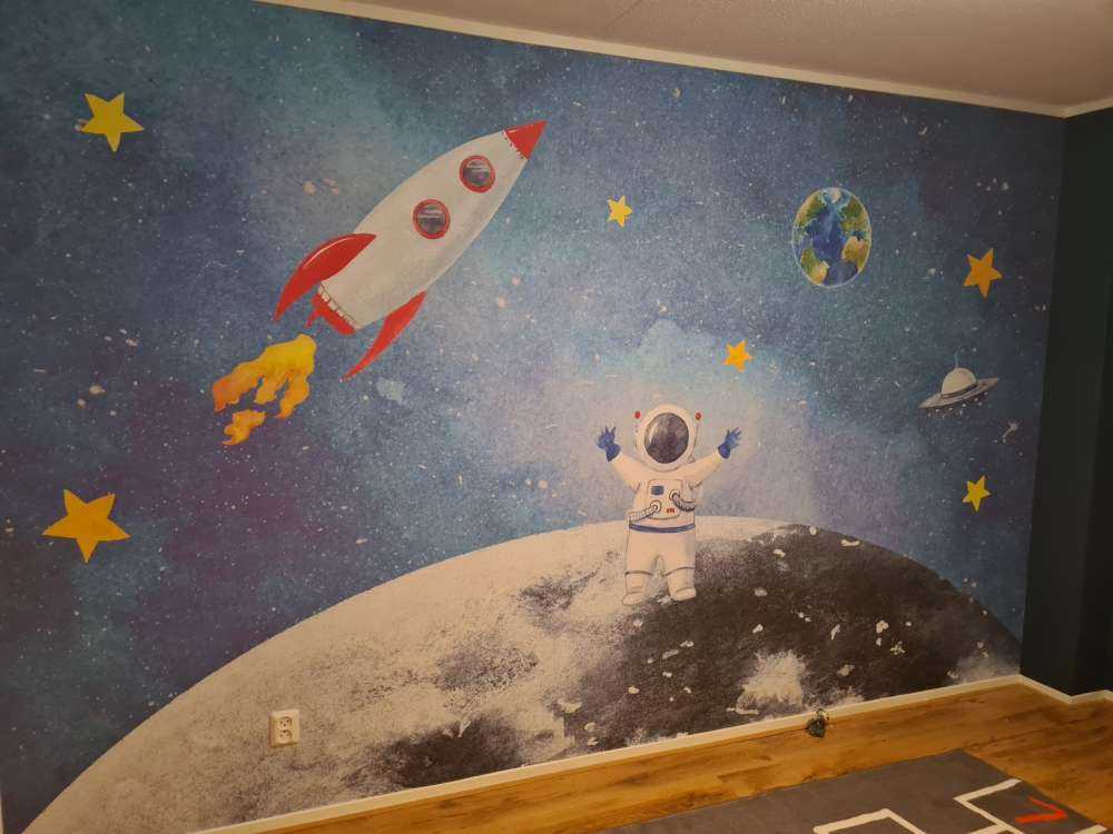 Astronaut on the Moon