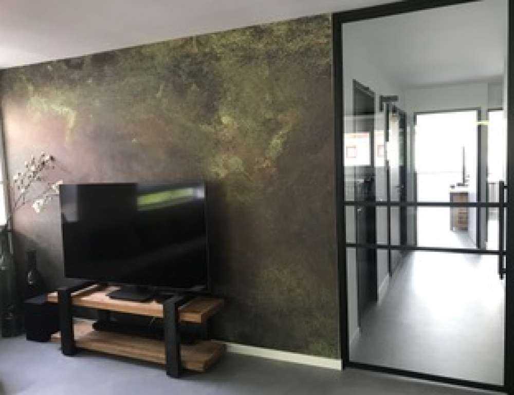 Beautifully highlighted oxidised structure