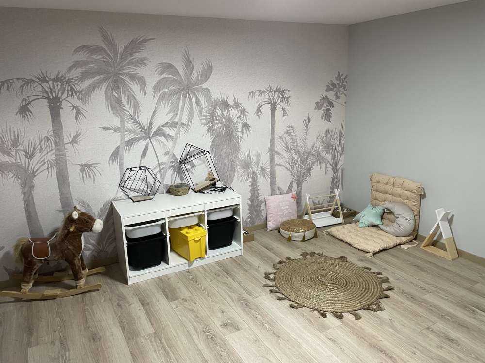 Jungle in shades of grey