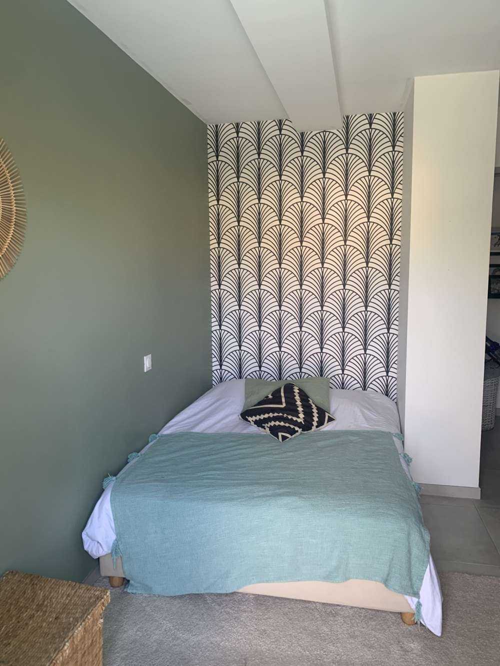 Palmette black and white