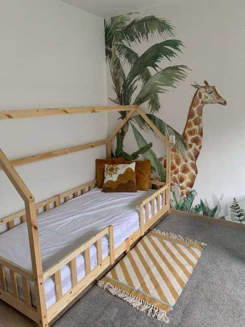 Colorful jungle animals
