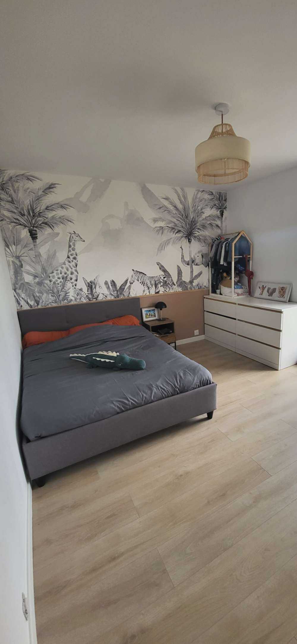 Jungle animals in black and white