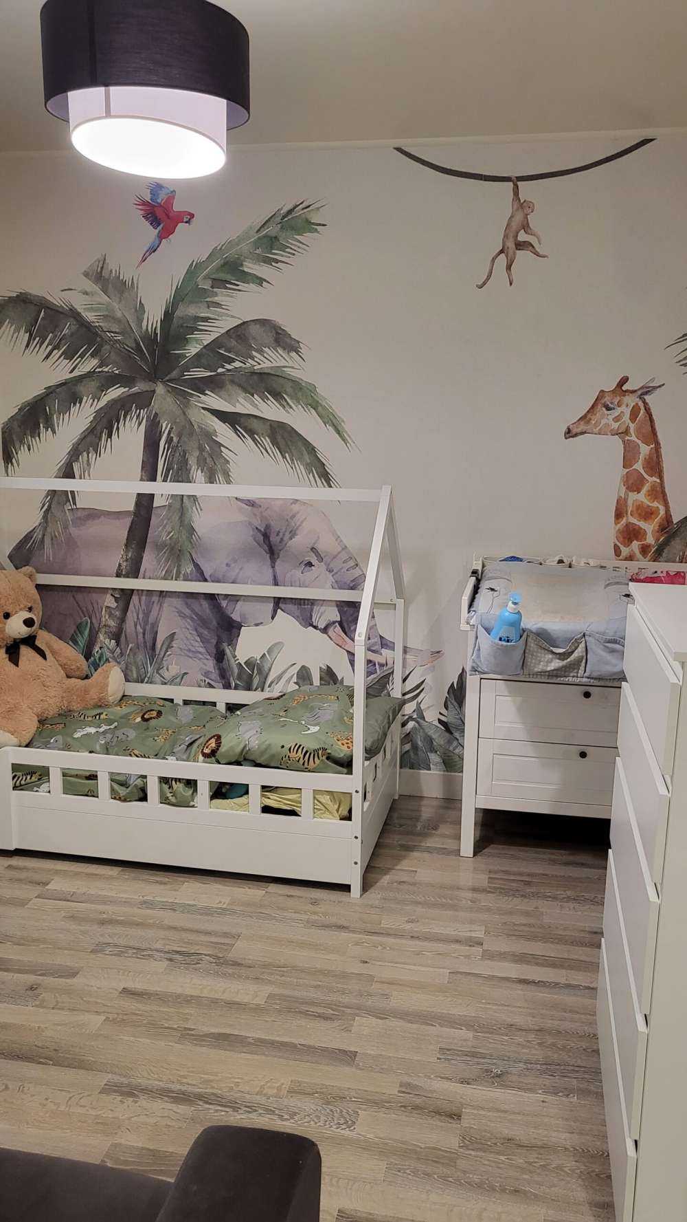 Colorful jungle animals