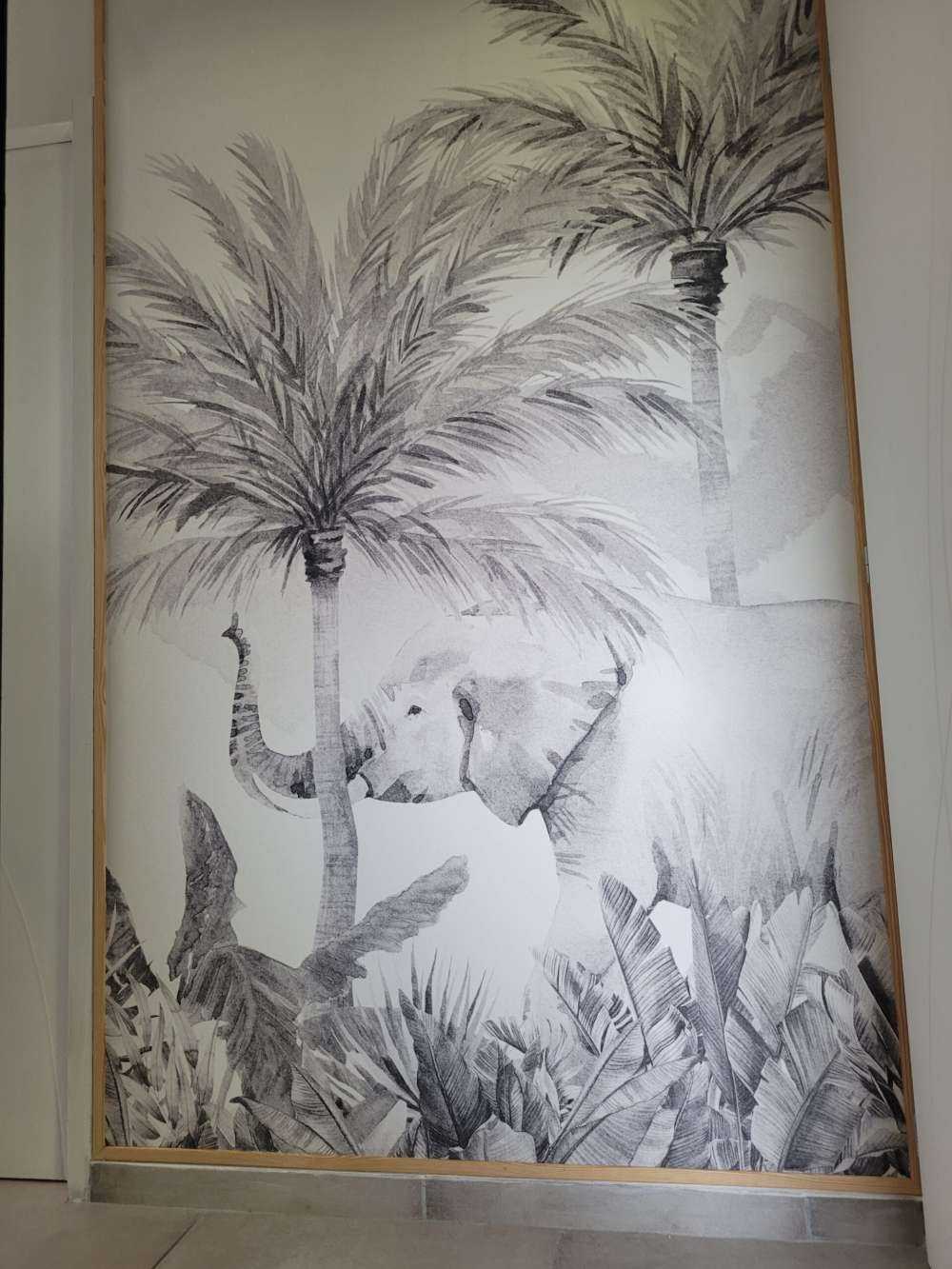 Jungle animals in black and white