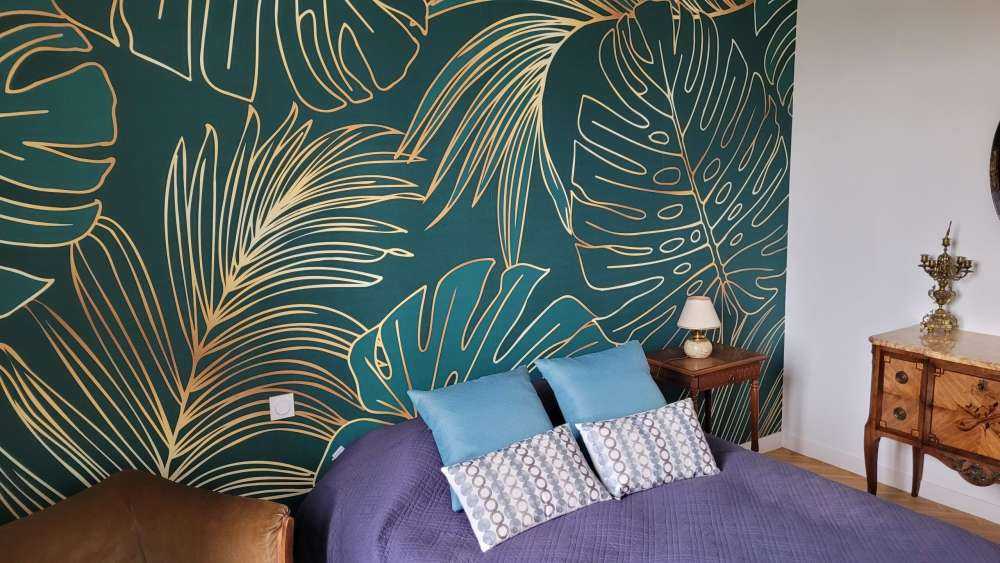 Green leaves with gold