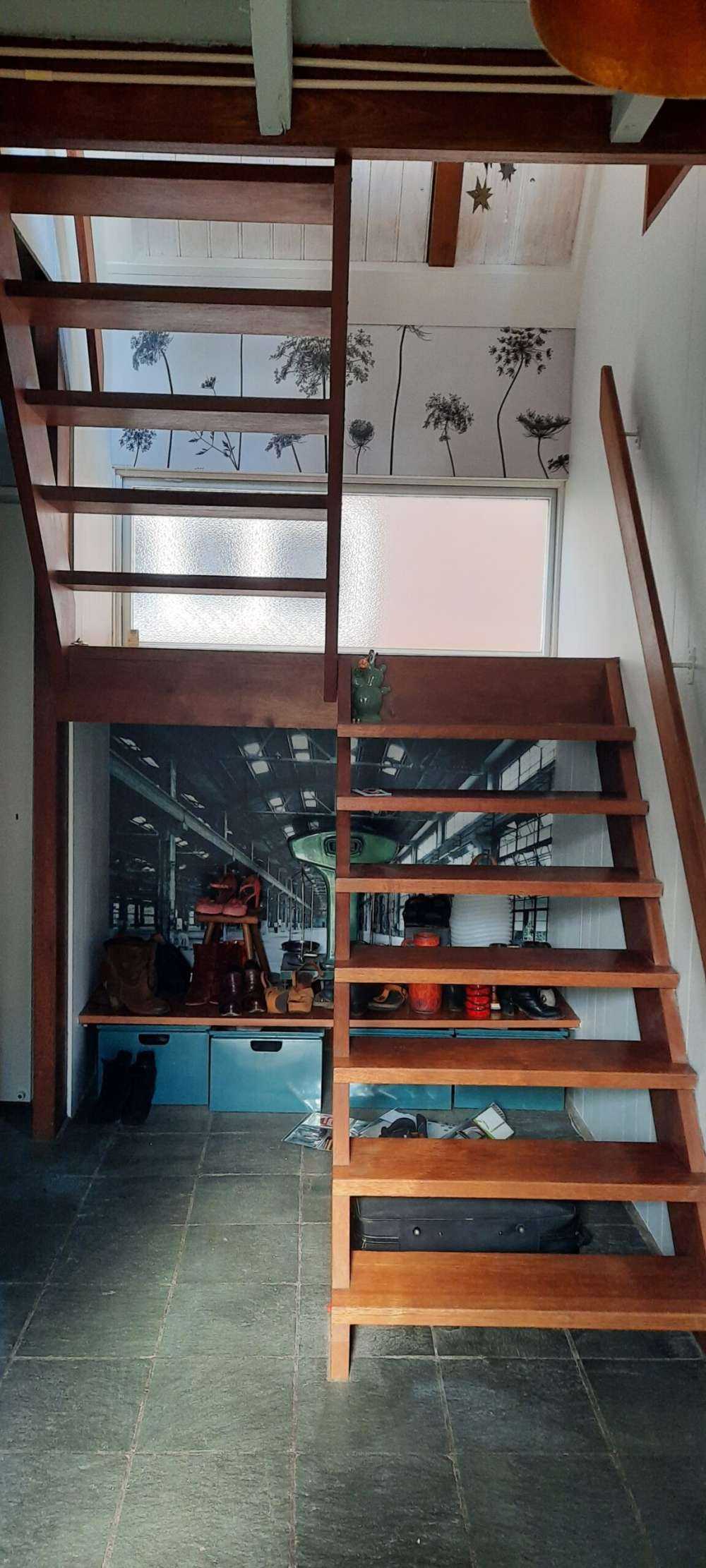 Cow parsley in black and white