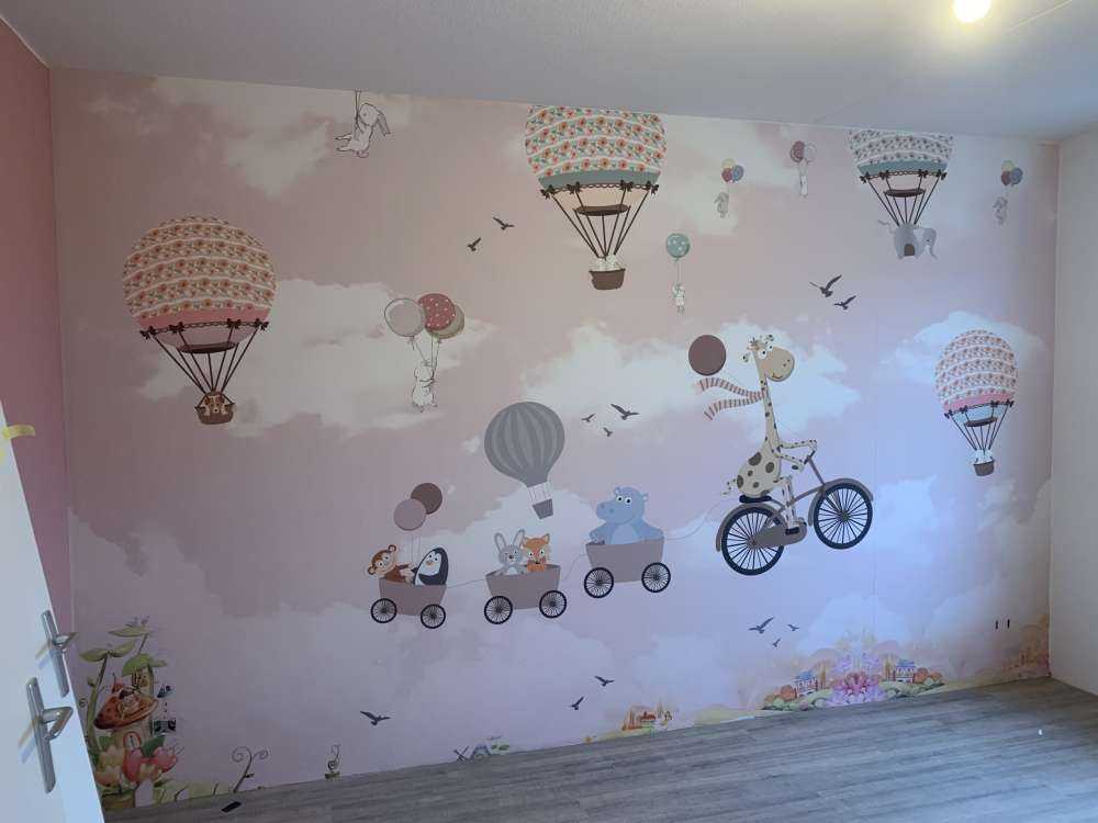 Floating animals
