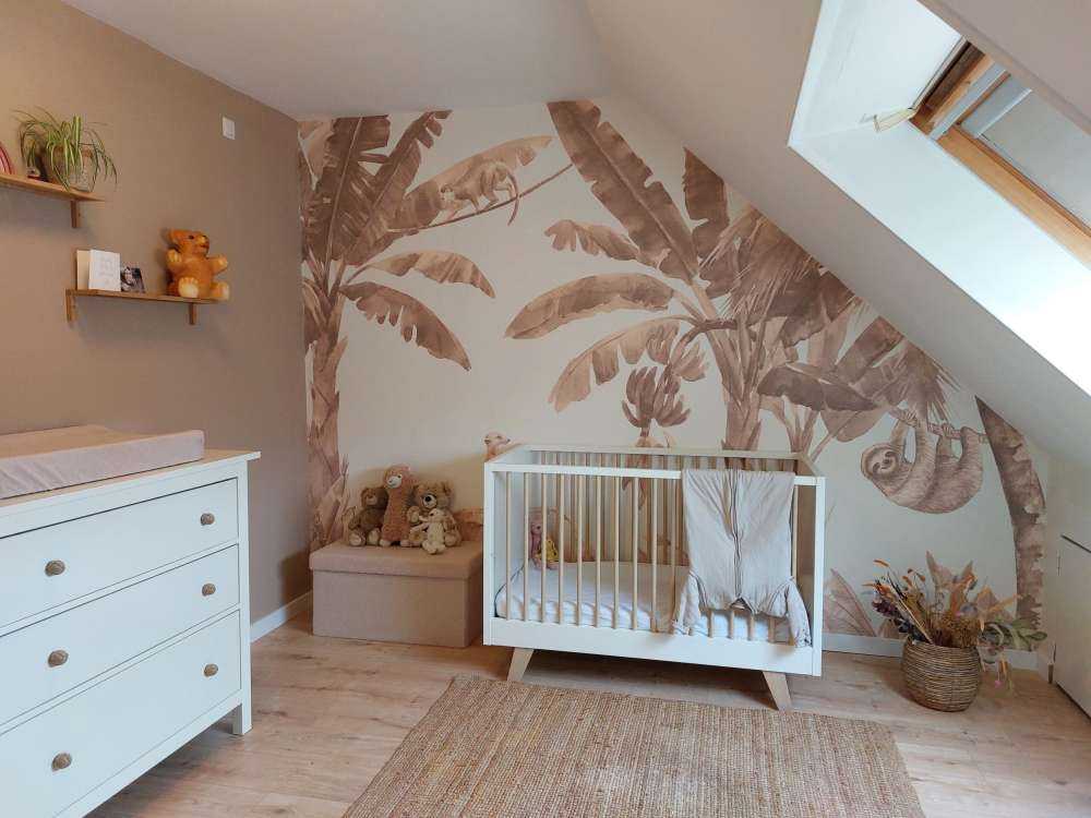 Small jungle animals in taupe