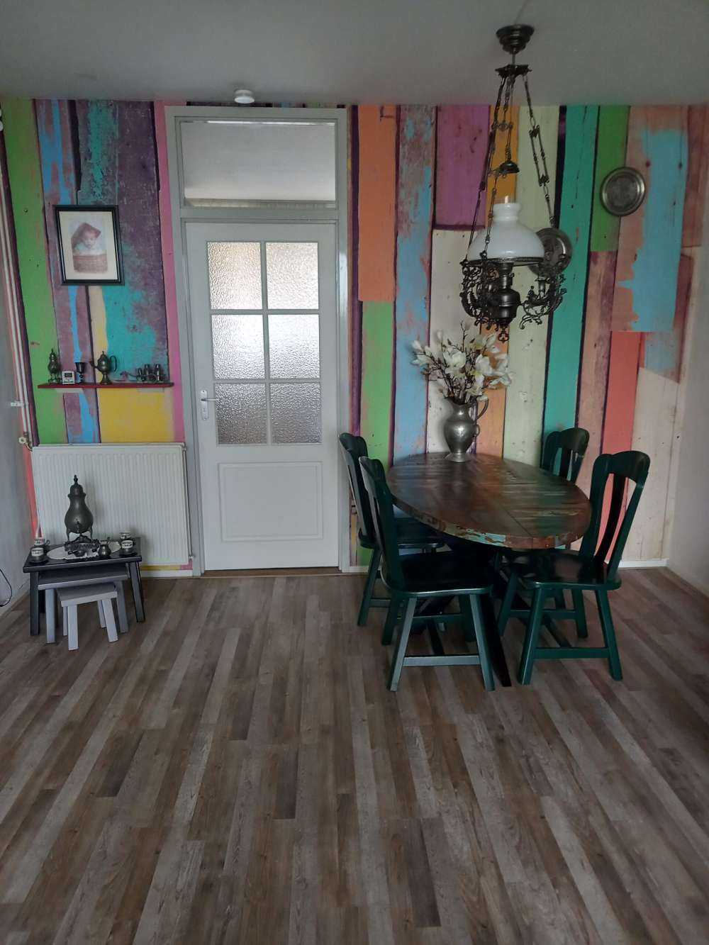 Coloured demolition wood