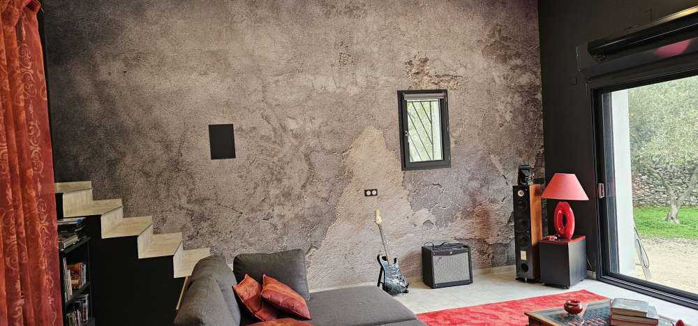 Cracked concrete with stucco