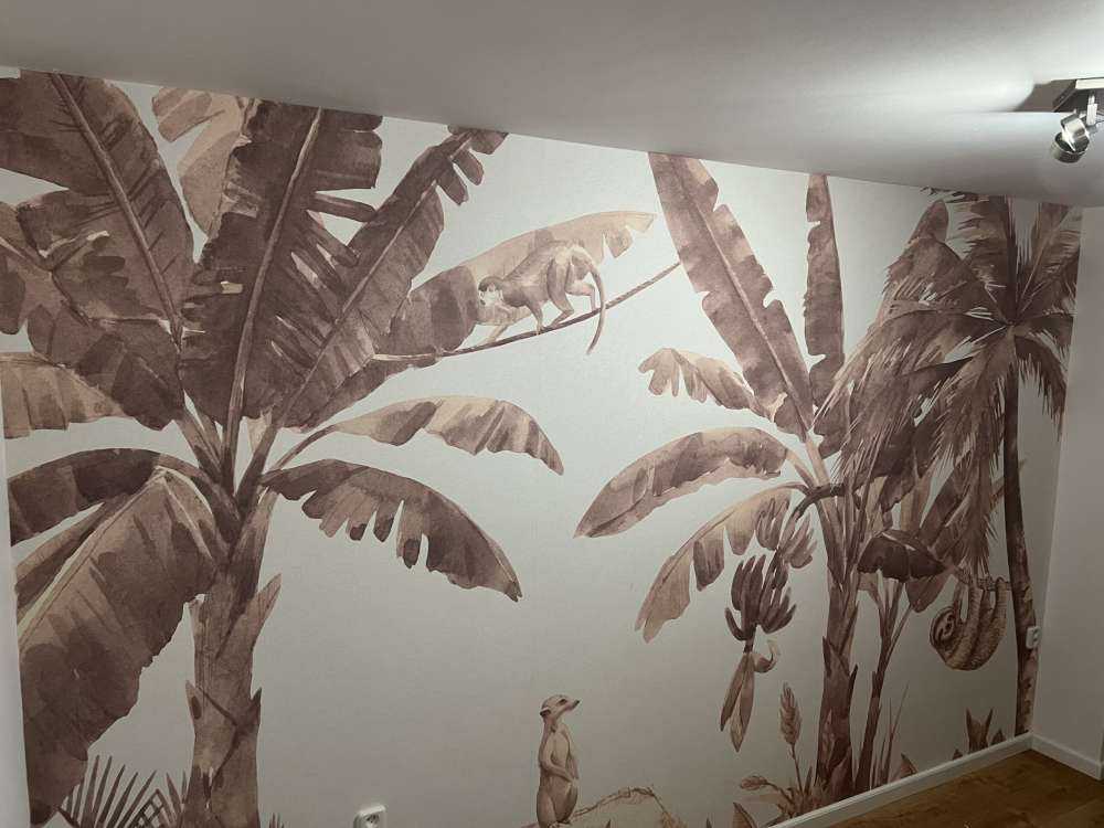 Small jungle animals in taupe