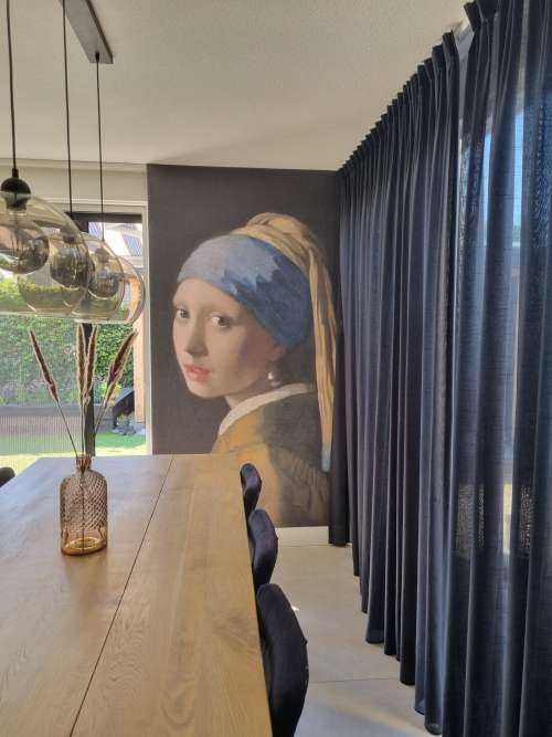 Girl with the pearl