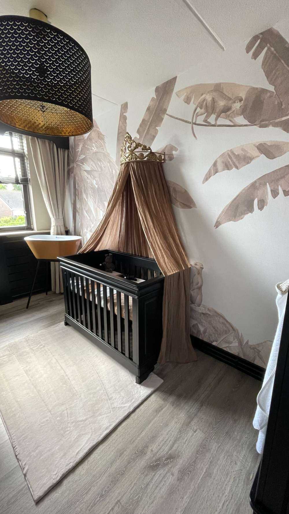 Small jungle animals in taupe