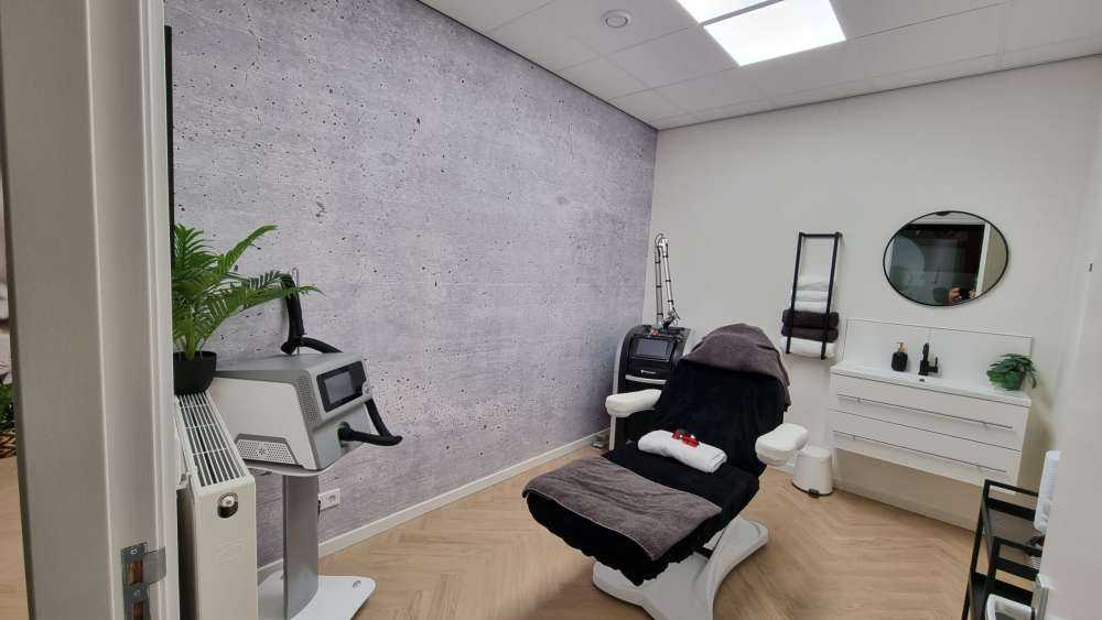 Lichtgrijs gebroken muur