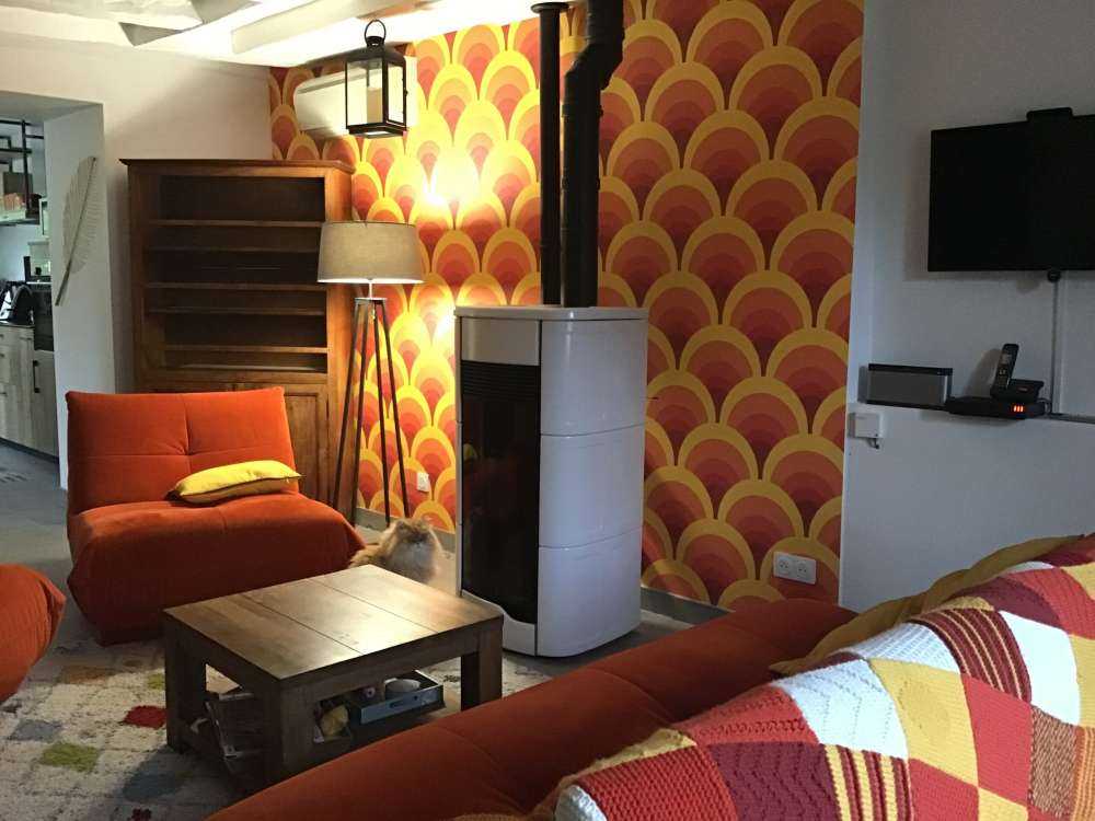 Colourful retro figures