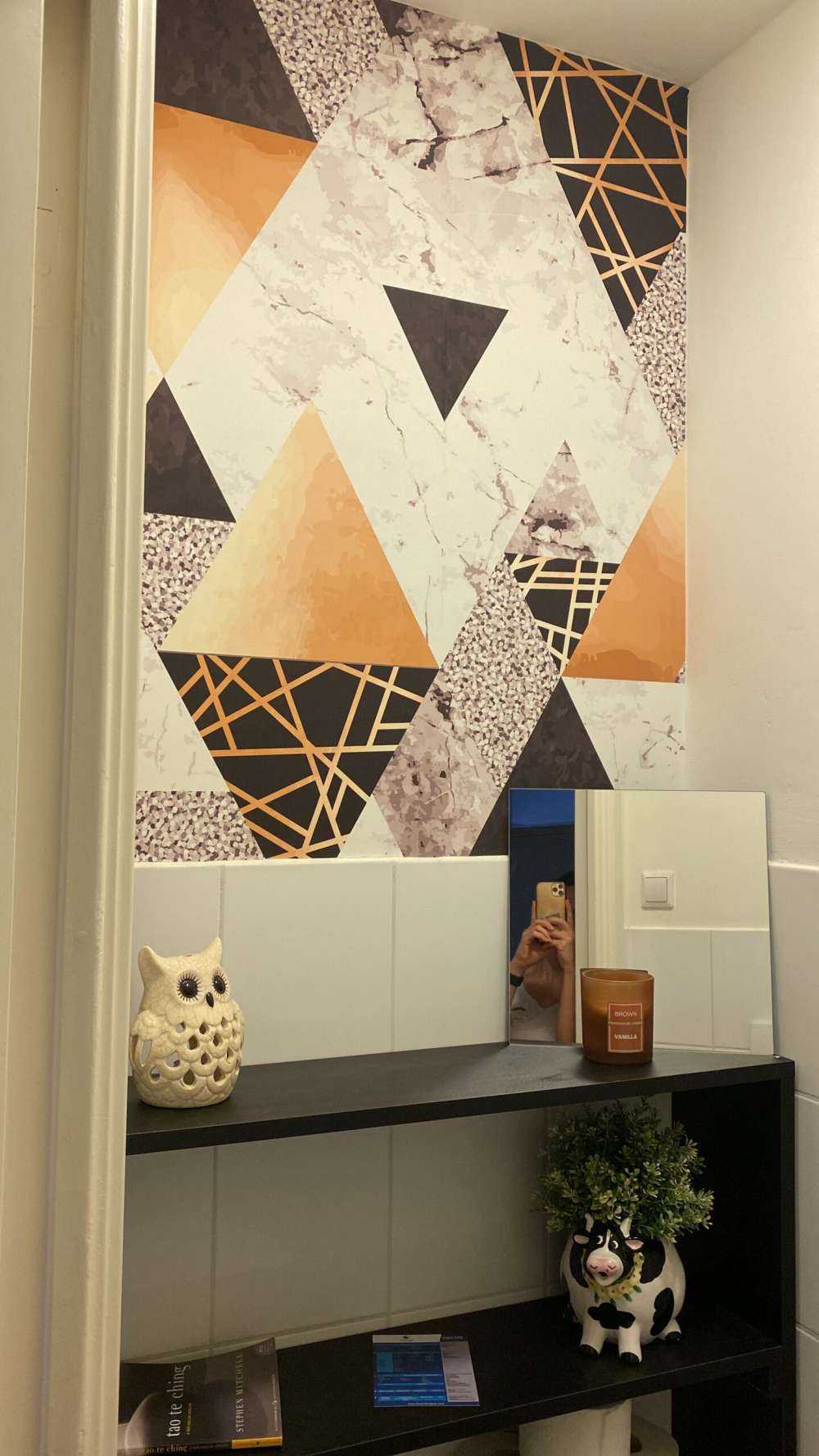 Marble triangles with gold