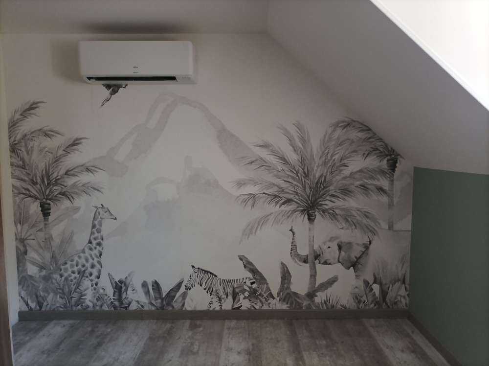 Jungle animals in black and white