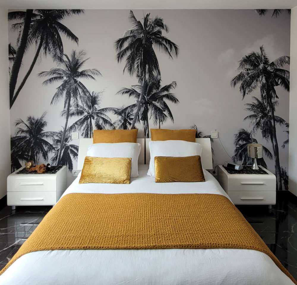 Palm trees in black and white