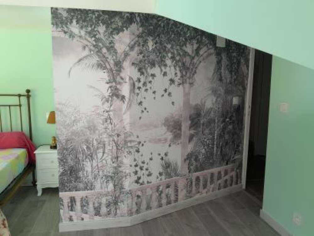 Tropical trees and leaves